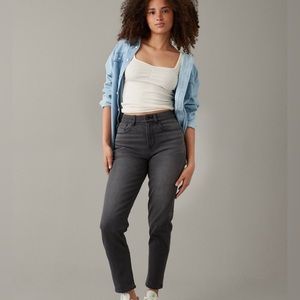 AE High Waisted Stretch Curvy Mom Jean - Black - Size 4 Long